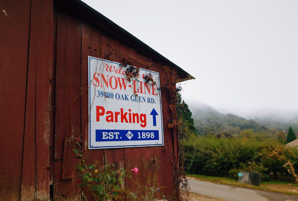 snow line oak glen apple cider donuts