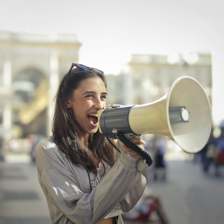 Auxiliares: This Is Your Cue to Speak Up