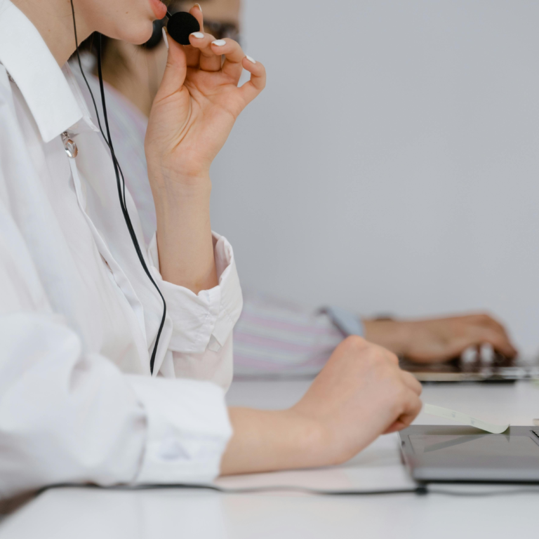 Choosing a Placement Service as a Future Auxiliar: (Read This Before You Pay Anything)